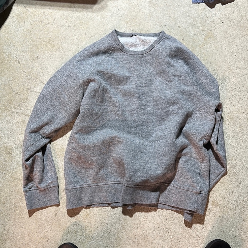 Sweatshirt